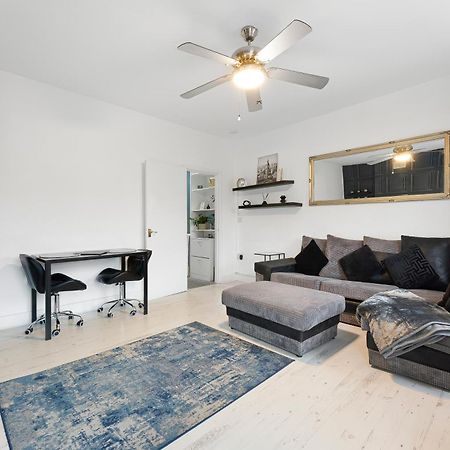 Spacious One Bedroom Private Flat In Brixton +Wifi Londres Exterior foto